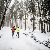 Praha–Dobříš: Maraton s puncem tradice se stihl ještě na sněhu